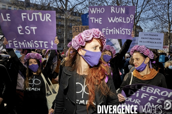 Manifestation feministe precedant la journee internationale des femmes