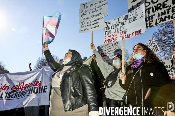 Manifestation feministe precedant la journee internationale des femmes