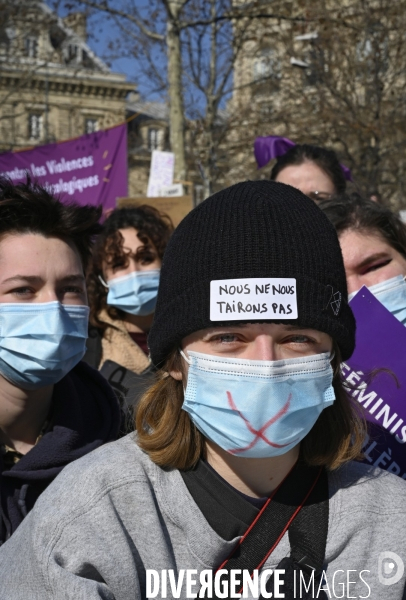 Rassemblement féministe d On arrête toutes, à Paris pour la Journée internationale des droits des femmes, le 8 Mars 2021. International women sday in Paris.