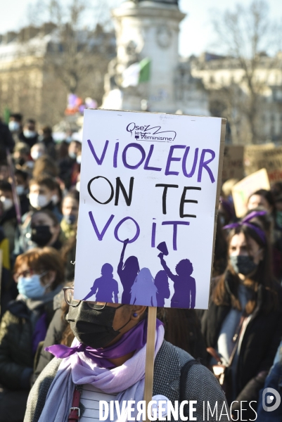 Rassemblement féministe d On arrête toutes, à Paris pour la Journée internationale des droits des femmes, le 8 Mars 2021. International women sday in Paris.