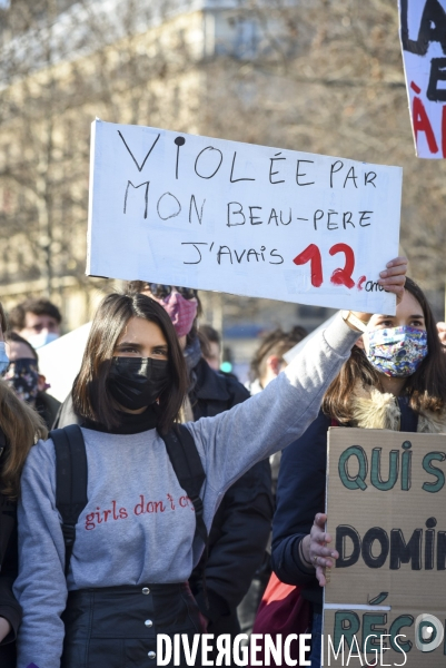 Rassemblement féministe d On arrête toutes, à Paris pour la Journée internationale des droits des femmes, le 8 Mars 2021. International women sday in Paris.