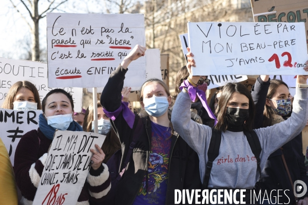 Rassemblement féministe d On arrête toutes, à Paris pour la Journée internationale des droits des femmes, le 8 Mars 2021. International women sday in Paris.