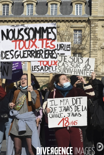 Rassemblement féministe d On arrête toutes, à Paris pour la Journée internationale des droits des femmes, le 8 Mars 2021. International women sday in Paris.