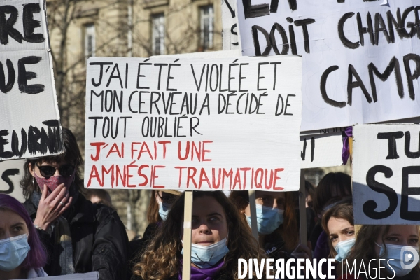 Rassemblement féministe d On arrête toutes, à Paris pour la Journée internationale des droits des femmes, le 8 Mars 2021. International women sday in Paris.