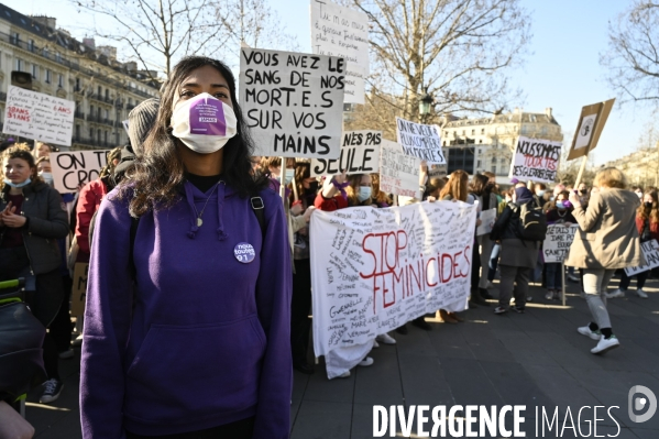 Rassemblement féministe d On arrête toutes, à Paris pour la Journée internationale des droits des femmes, le 8 Mars 2021. International women sday in Paris.