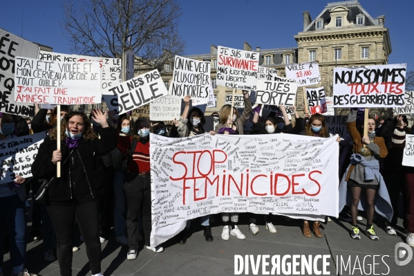 Rassemblement féministe d On arrête toutes, à Paris pour la Journée internationale des droits des femmes, le 8 Mars 2021. International women sday in Paris.