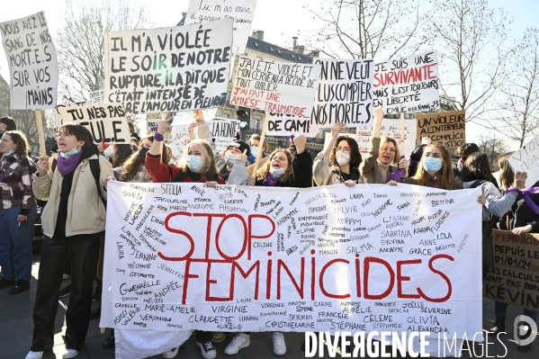 Rassemblement féministe d On arrête toutes, à Paris pour la Journée internationale des droits des femmes, le 8 Mars 2021. International women sday in Paris.