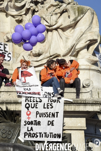 Rassemblement féministe d On arrête toutes, à Paris pour la Journée internationale des droits des femmes, le 8 Mars 2021. International women sday in Paris.