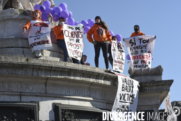 Rassemblement féministe d On arrête toutes, à Paris pour la Journée internationale des droits des femmes, le 8 Mars 2021. International women sday in Paris.