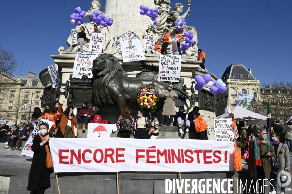 Rassemblement féministe d On arrête toutes, à Paris pour la Journée internationale des droits des femmes, le 8 Mars 2021. International women sday in Paris.