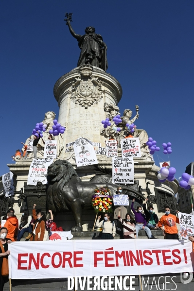 Rassemblement féministe d On arrête toutes, à Paris pour la Journée internationale des droits des femmes, le 8 Mars 2021. International women sday in Paris.