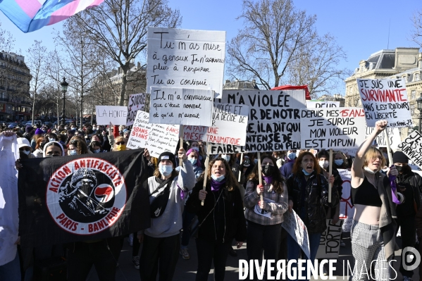Rassemblement féministe d On arrête toutes, à Paris pour la Journée internationale des droits des femmes, le 8 Mars 2021. International women sday in Paris.