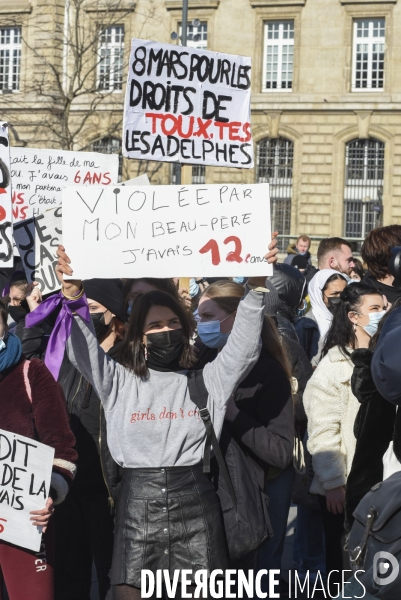 Rassemblement féministe d On arrête toutes, à Paris pour la Journée internationale des droits des femmes, le 8 Mars 2021. International women sday in Paris.