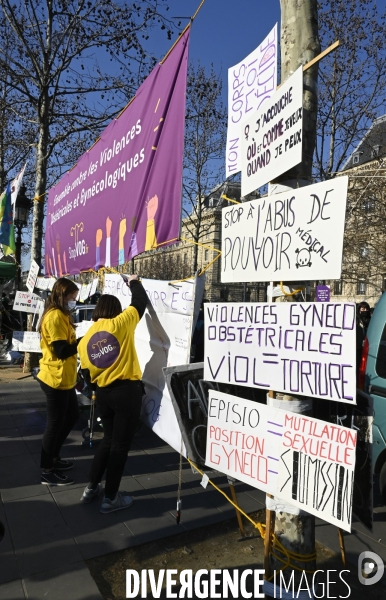 Rassemblement féministe d On arrête toutes, à Paris pour la Journée internationale des droits des femmes, le 8 Mars 2021. International women sday in Paris.