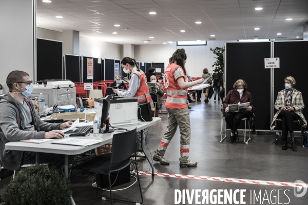 Centre de vaccination ouvert le week-end.