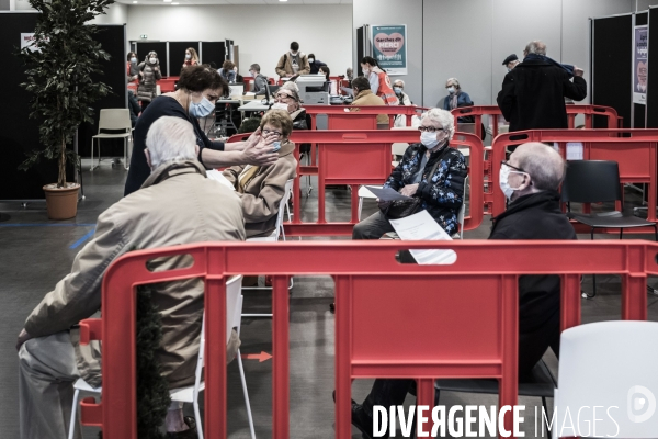 Centre de vaccination ouvert le week-end.