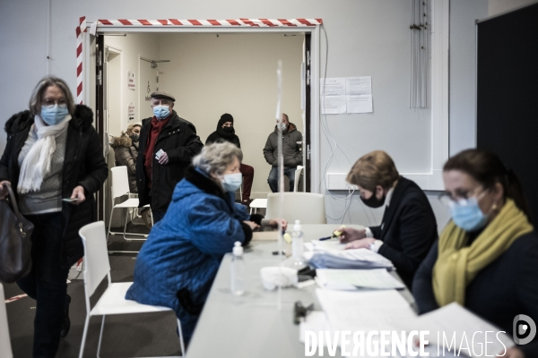 Centre de vaccination ouvert le week-end.