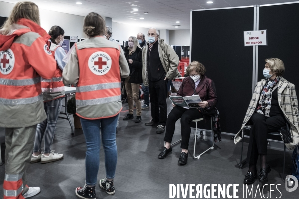 Centre de vaccination ouvert le week-end.