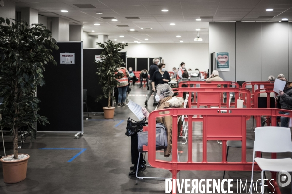 Centre de vaccination ouvert le week-end.