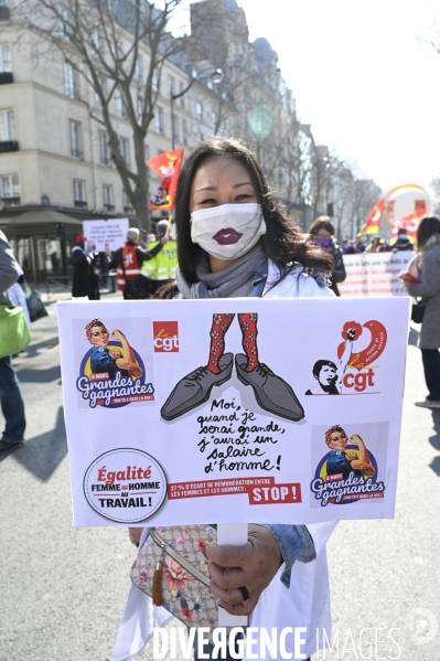 Manifestation à Paris pour les droits des femmes. la Journée internationale des droits des femmes, le 8 Mars 2021. International women sday in Paris.