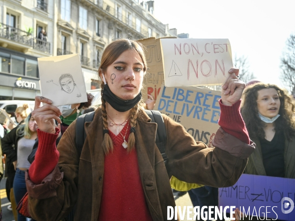 Manifestation à Paris pour les droits des femmes. la Journée internationale des droits des femmes, le 8 Mars 2021. International women sday in Paris.