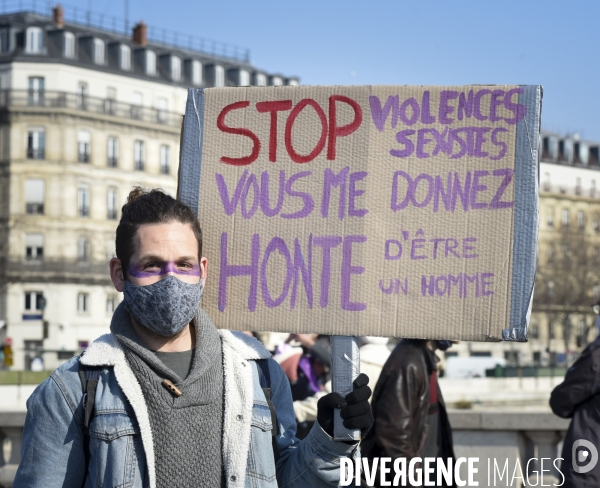 Manifestation à Paris pour les droits des femmes. la Journée internationale des droits des femmes, le 8 Mars 2021. International women sday in Paris.