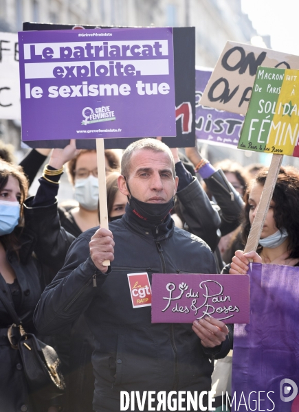 Manifestation à Paris pour les droits des femmes. la Journée internationale des droits des femmes, le 8 Mars 2021. International women sday in Paris.