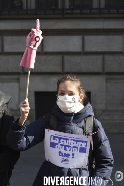 Manifestation à Paris pour les droits des femmes. la Journée internationale des droits des femmes, le 8 Mars 2021. International women sday in Paris.