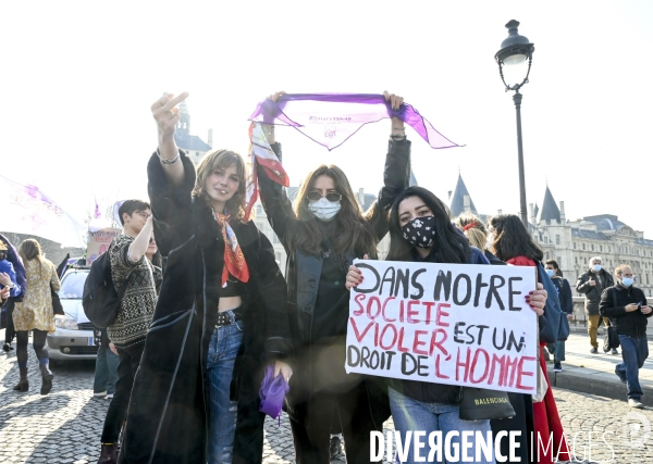 Manifestation à Paris pour les droits des femmes. la Journée internationale des droits des femmes, le 8 Mars 2021. International women sday in Paris.