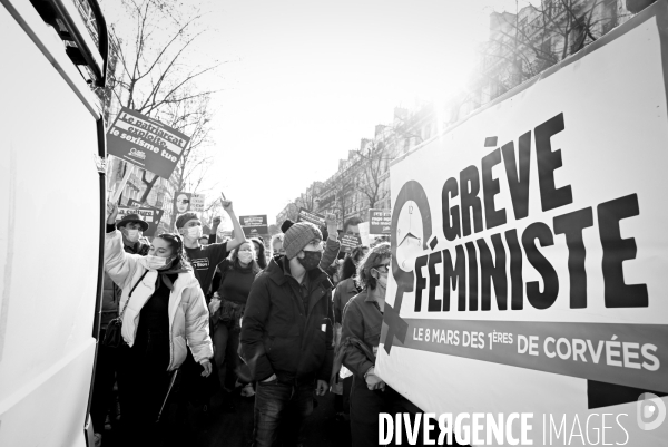 Manifestation à Paris pour les droits des femmes. la Journée internationale des droits des femmes, le 8 Mars 2021. International women sday in Paris.