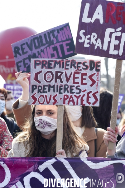 Manifestation à Paris pour les droits des femmes. la Journée internationale des droits des femmes, le 8 Mars 2021. International women sday in Paris.