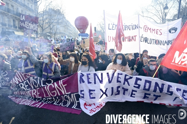 Manifestation à Paris pour les droits des femmes. la Journée internationale des droits des femmes, le 8 Mars 2021. International women sday in Paris.