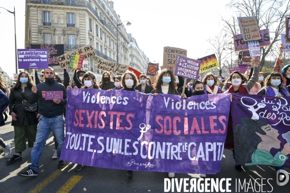 Manifestation à Paris pour les droits des femmes. la Journée internationale des droits des femmes, le 8 Mars 2021. International women sday in Paris.