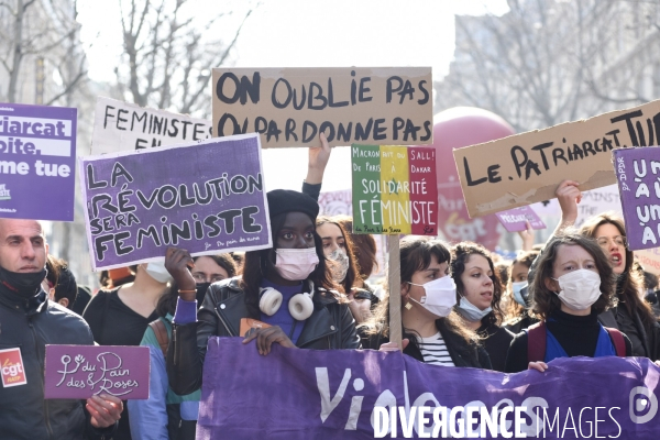 Manifestation à Paris pour les droits des femmes. la Journée internationale des droits des femmes, le 8 Mars 2021. International women sday in Paris.