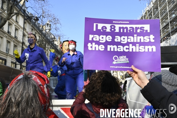 Manifestation à Paris pour les droits des femmes. la Journée internationale des droits des femmes, le 8 Mars 2021. International women sday in Paris.