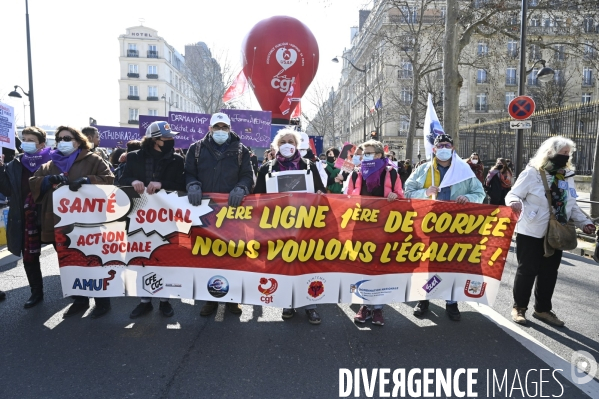 Manifestation à Paris pour les droits des femmes. la Journée internationale des droits des femmes, le 8 Mars 2021. International women sday in Paris.