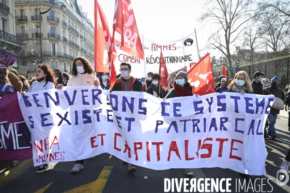 Manifestation à Paris pour les droits des femmes. la Journée internationale des droits des femmes, le 8 Mars 2021. International women sday in Paris.