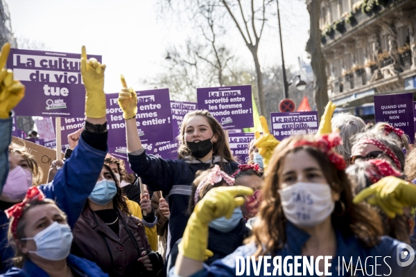 Manifestation féministe pour les  premières de corvées  8 mars 2021