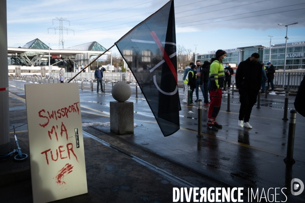 Swissport Aéroport Genève - Les employés contre les baisses de salaire