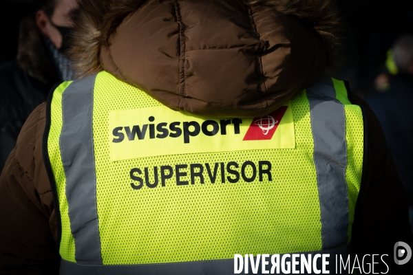 Swissport Aéroport Genève - Les employés contre les baisses de salaire