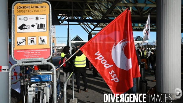 Swissport Aéroport Genève - Les employés contre les baisses de salaire