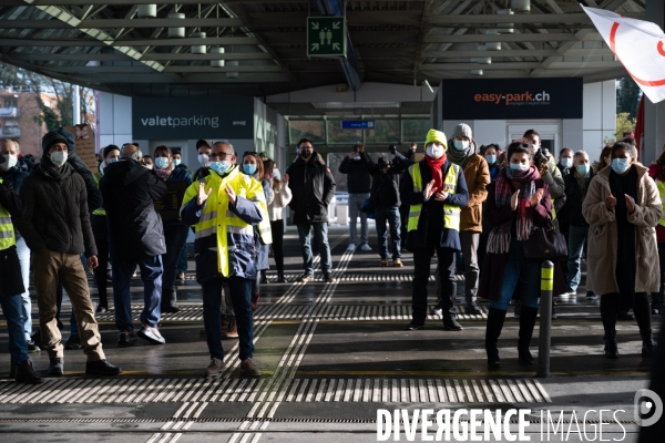 Swissport Aéroport Genève - Les employés contre les baisses de salaire