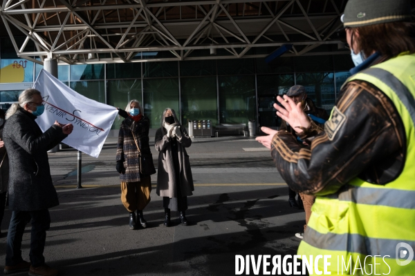 Swissport Aéroport Genève - Les employés contre les baisses de salaire