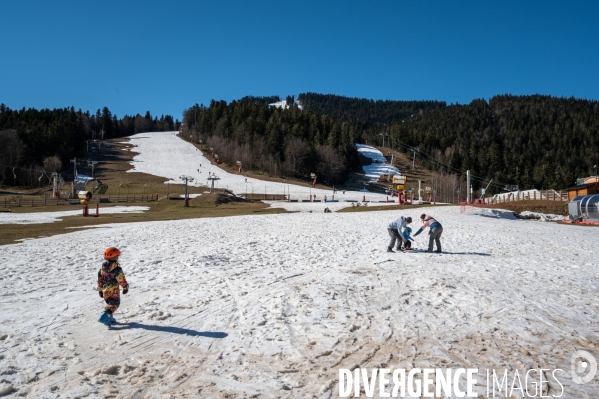 Pyrenees : Stations de ski fermees