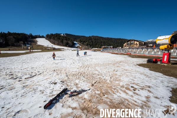 Pyrenees : Stations de ski fermees