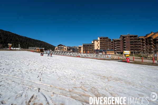 Pyrenees : Stations de ski fermees