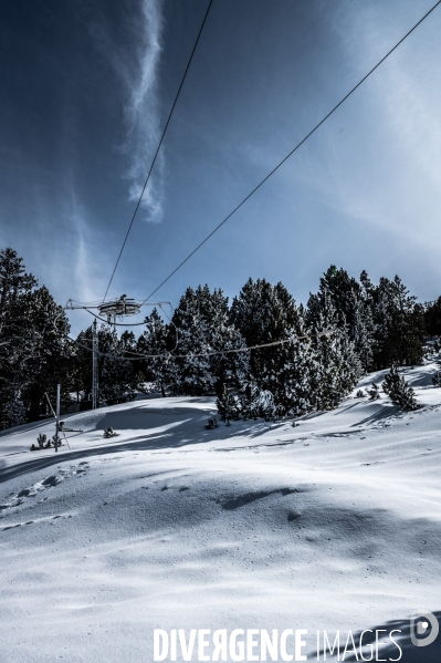 Pyrenees : Stations de ski fermees