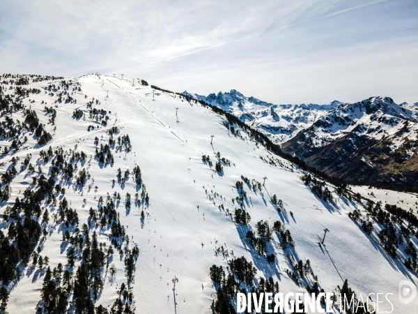 Pyrenees : Stations de ski fermees