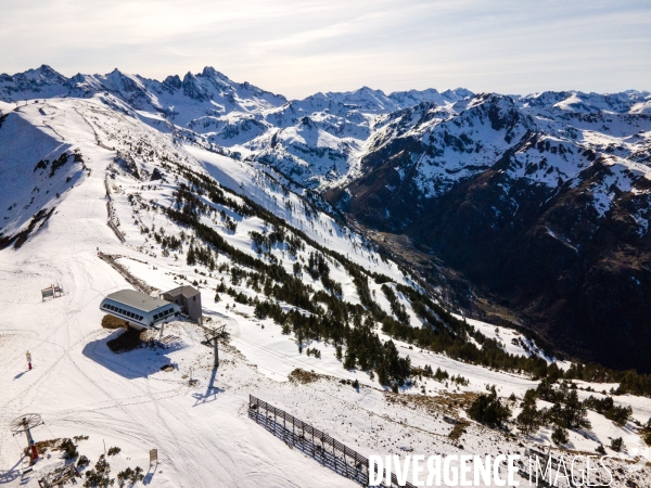 Pyrenees : Stations de ski fermees