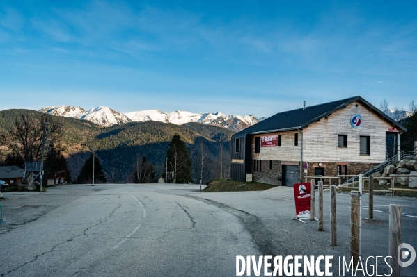 Pyrenees : Stations de ski fermees